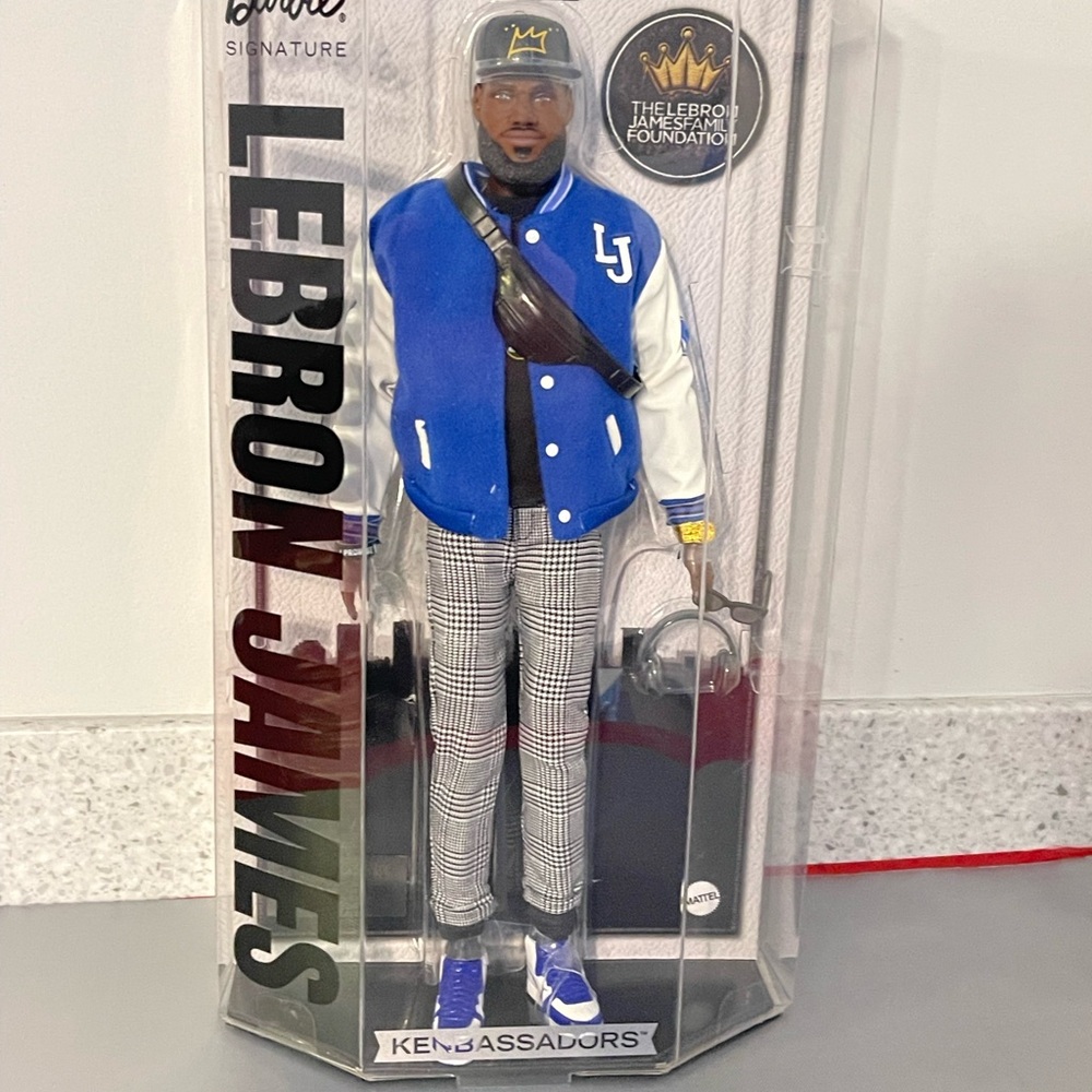 Barbie Signature Mattel - LeBron James Kenbassadors “Ken Doll” w/Varsity Jacket